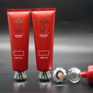 Muoviputki akryylisuojuksella